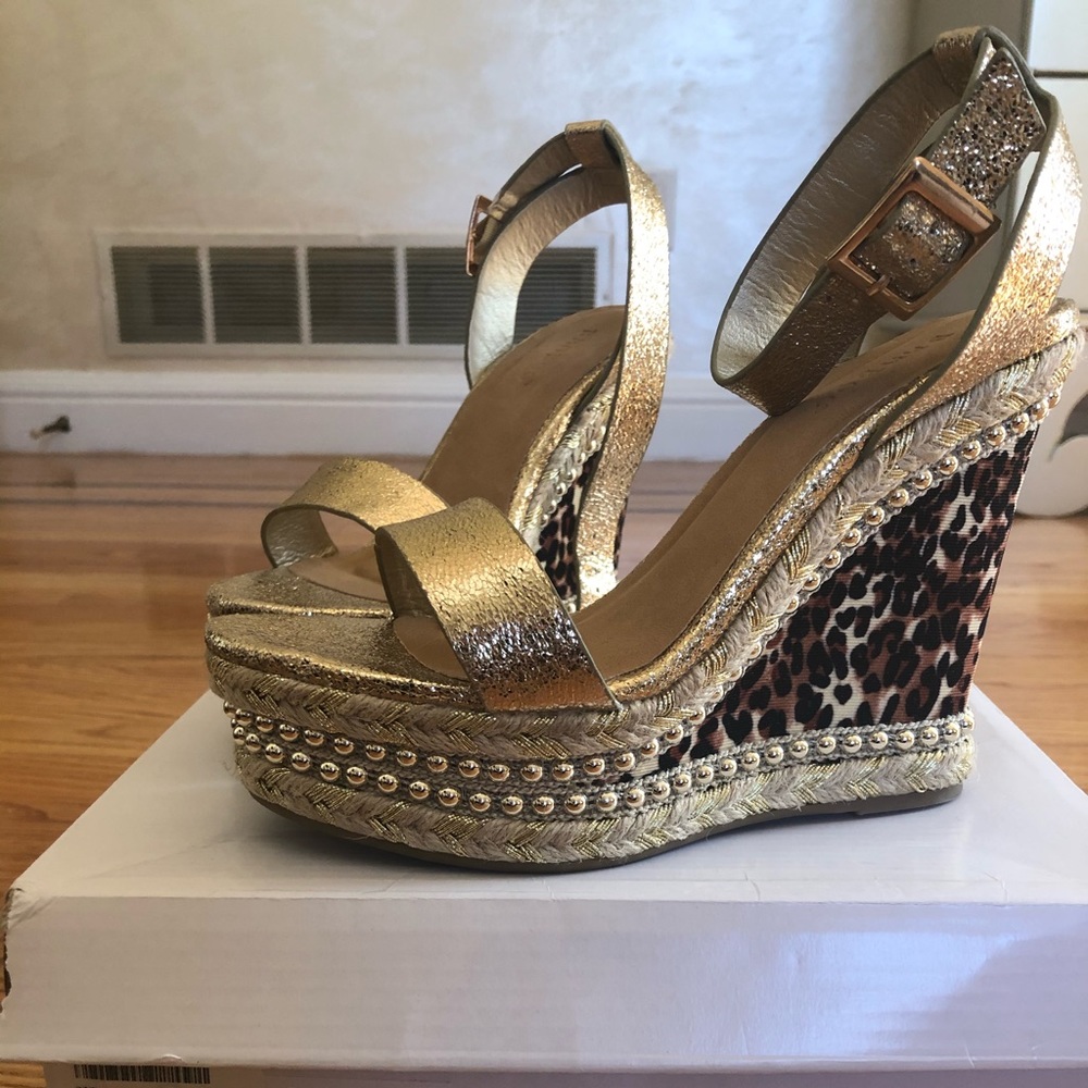 Wedge sandals